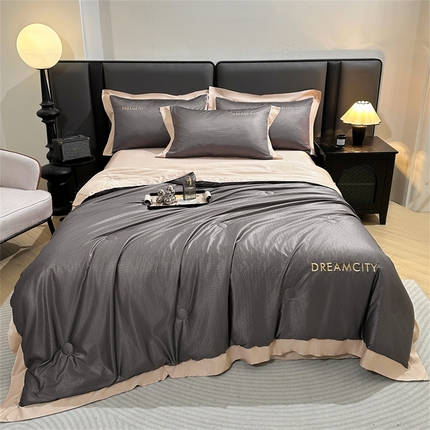 91家纺网 家纺一手货源 找家纺 古吉梦 2024新款水洗真丝提花夏被--迪梦 高级灰+奶茶