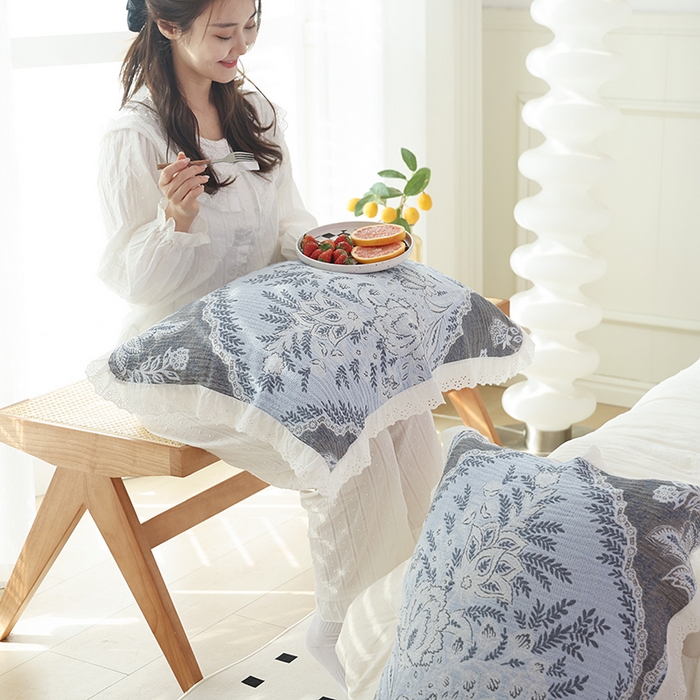 91家纺网 家纺一手货源 找家纺 朴尔毛巾被2024年新款韩式花边四层纱枕巾纯棉竹纤维加大成人纱布巾 半夏时光52*78cm