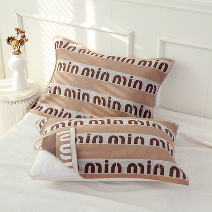 91家纺网 家纺一手货源 找家纺 朴尔毛巾被2024年新品全棉细纱编织纹AB版透气枕巾 字母世界52*78cm