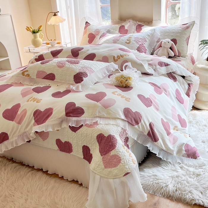 91家纺网 家纺一手货源 找家纺 添越 2024小清新韩版蕾丝花边纯棉夹棉床盖三件套全棉-怦然心动-粉