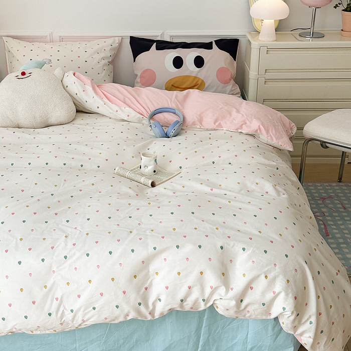 91家纺网 家纺一手货源 找家纺 昔可家纺 2024新款创意枕套全棉波点印花四件套 草莓粉樱