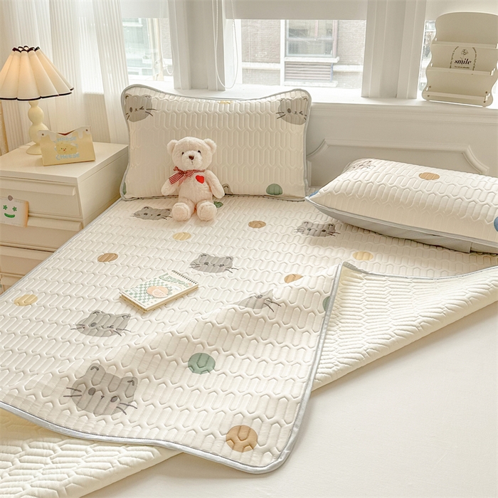 91家纺网 家纺一手货源 找家纺 慕尚家纺 2025新款凉感丝印花乳胶凉席 波点猫