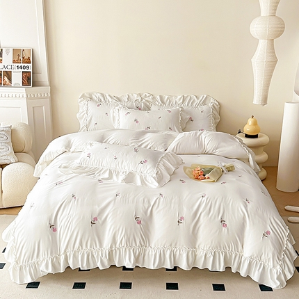 91家纺网 家纺一手货源 找家纺 艺玲家纺 2024新款韩版法式水洗棉满版刺绣大宽花边花季系列四件套 花季-白