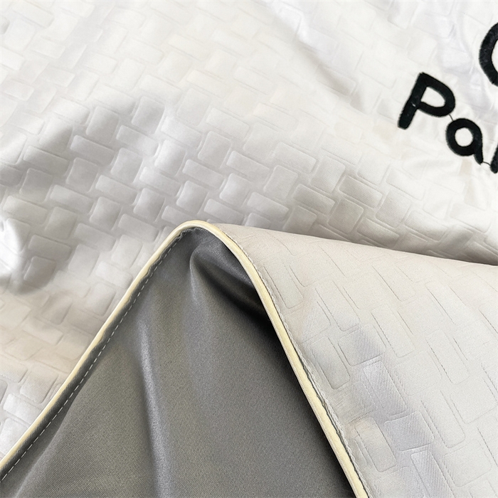 91家纺网 家纺一手货源 找家纺 古吉梦 2024新款水洗真丝提花夏被-熊猫 山灰+中灰