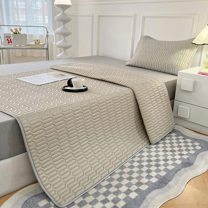 91家纺网 家纺一手货源 找家纺 福来临 2025新款印花凉感丝含胶凉席夏被三件套四件套 含胶凉席-浅紫色