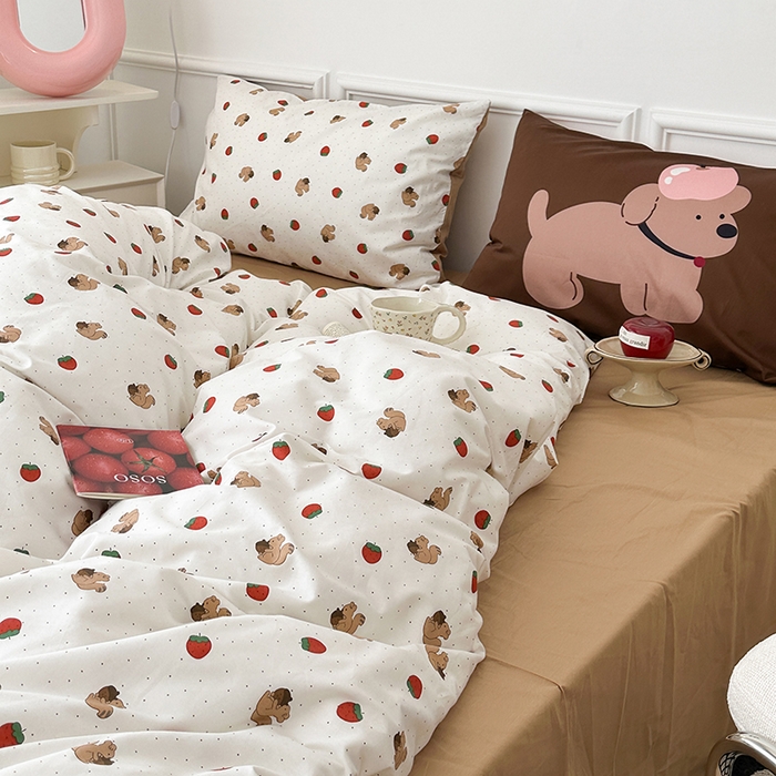 91家纺网 家纺一手货源 找家纺 昔可家纺 2024新款创意枕套全棉波点印花四件套 草莓小松鼠