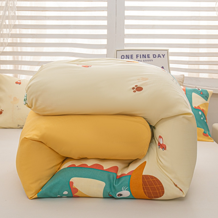 91家纺网 家纺一手货源 找家纺 莎臣豹 2025新款植物羊绒印花四件套 恐龙乐园