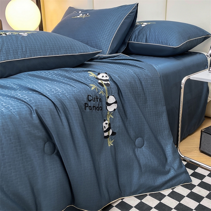 91家纺网 家纺一手货源 找家纺 古吉梦 2024新款水洗真丝提花夏被-熊猫 星空蓝