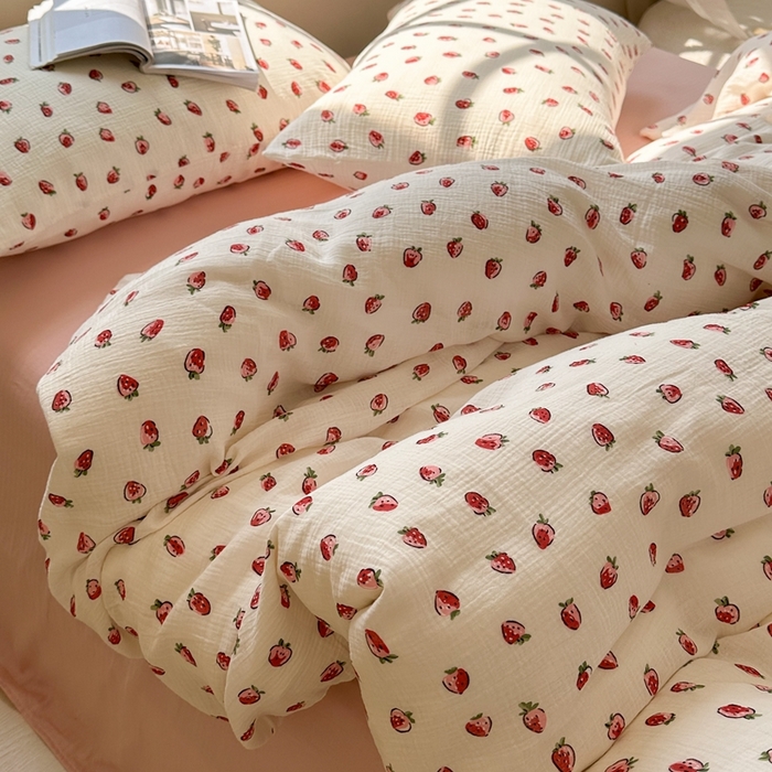 91家纺网 家纺一手货源 找家纺 洋铭区（原狠狠爱）  2024新款皱皱纱四件套 草莓点点