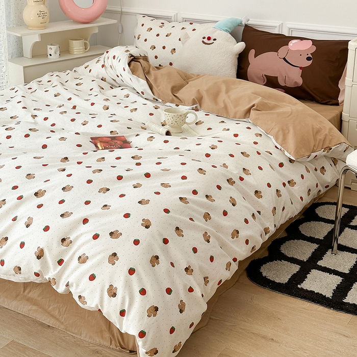 91家纺网 家纺一手货源 找家纺 昔可家纺 2024新款创意枕套全棉波点印花四件套 草莓小松鼠