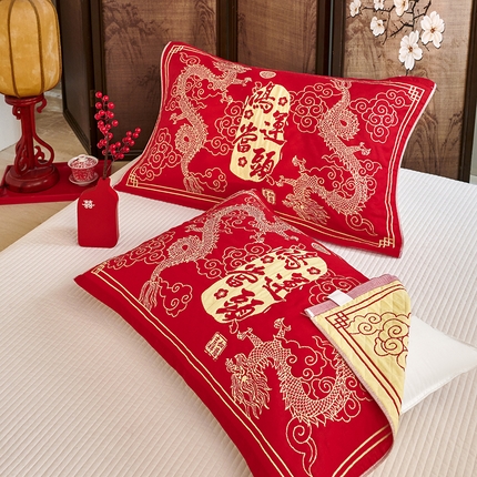 美宜家 2025新款龙年全棉国潮大红多层纱布枕巾情侣婚庆枕巾52*78一对装 鸿运当头一对