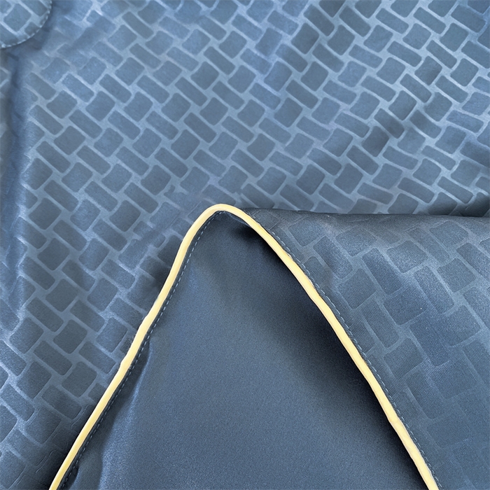 91家纺网 家纺一手货源 找家纺 古吉梦 2024新款水洗真丝提花夏被-熊猫 星空蓝