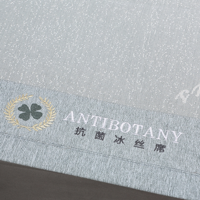 91家纺网 家纺一手货源 找家纺 新月家纺（锦威郎） 2024新款防滑无纺布牛奶冰丝席 芭蕉叶