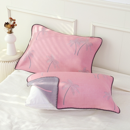 91家纺网 家纺一手货源 找家纺 朴尔毛巾被2024年新品柔绵绵风贝壳针复合工艺六层纱布枕巾 海岛椰林-粉枕巾52*78cm