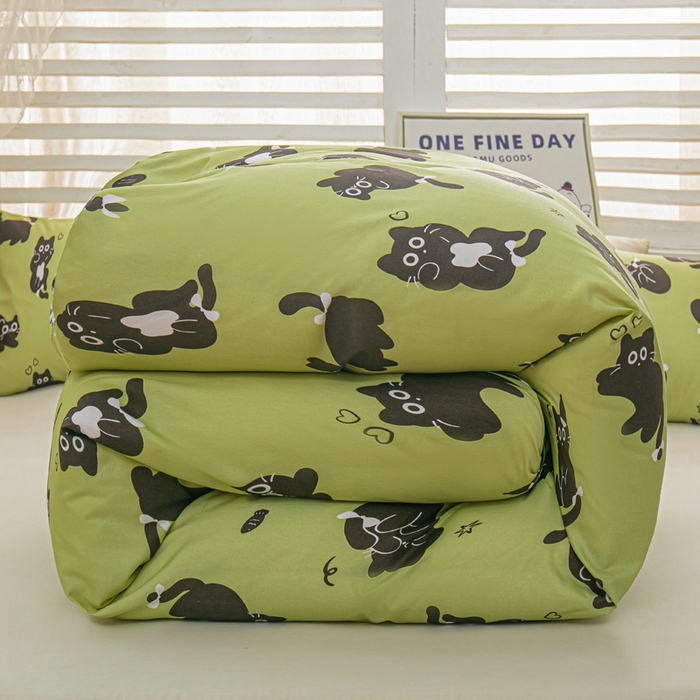 91家纺网 家纺一手货源 找家纺 莎臣豹 2025新款植物羊绒印花四件套 淘气小猫