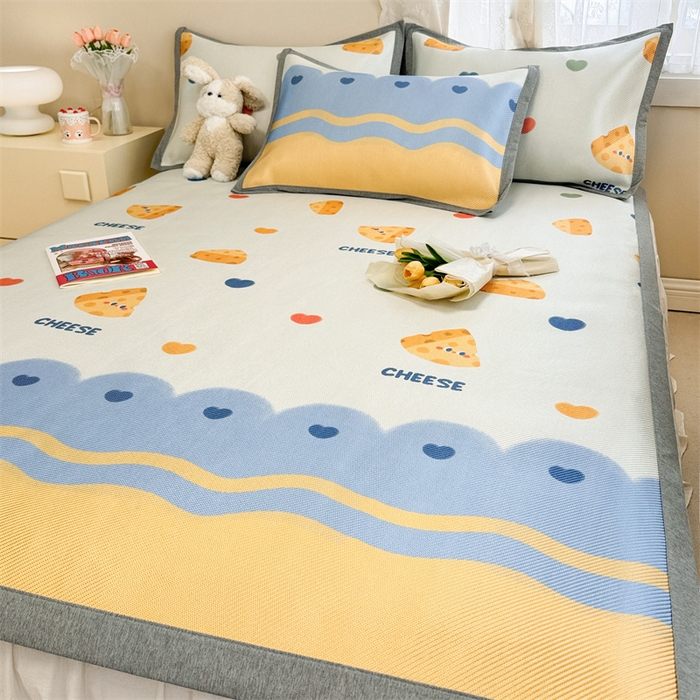 91家纺网 家纺一手货源 找家纺 懒猫家纺 2024新款600D数码印花冰藤凉席-床单款 爱心奶酪