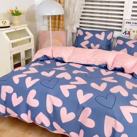 91家纺网 家纺一手货源 找家纺 莎臣豹 2025新款植物羊绒印花四件套 蓝色爱心