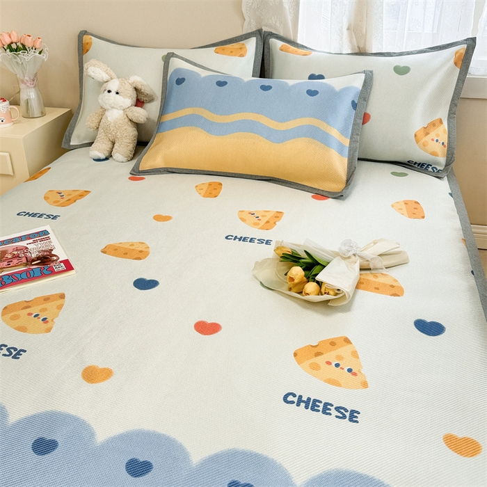 91家纺网 家纺一手货源 找家纺 懒猫家纺 2024新款600D数码印花冰藤凉席-床单款 爱心奶酪