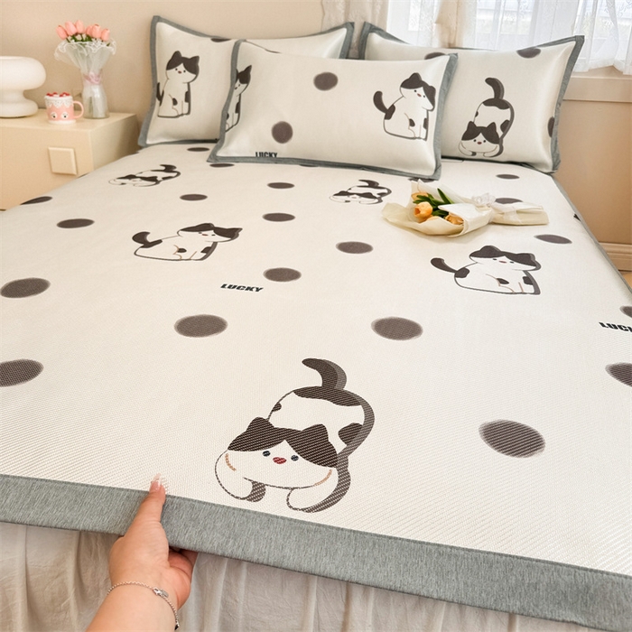 91家纺网 家纺一手货源 找家纺 懒猫家纺 2024新款600D数码印花冰藤凉席-床单款 波点猫咪
