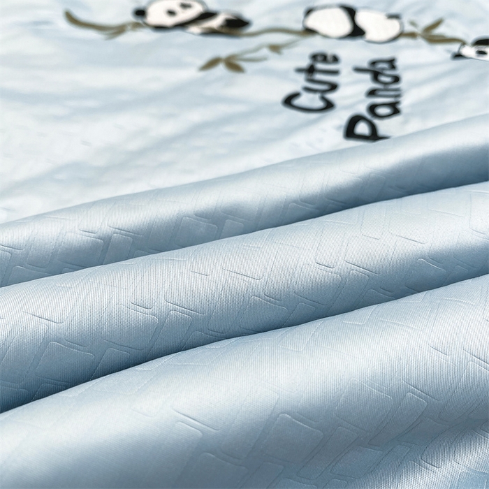 91家纺网 家纺一手货源 找家纺 古吉梦 2024新款水洗真丝提花夏被-熊猫 海青+山灰