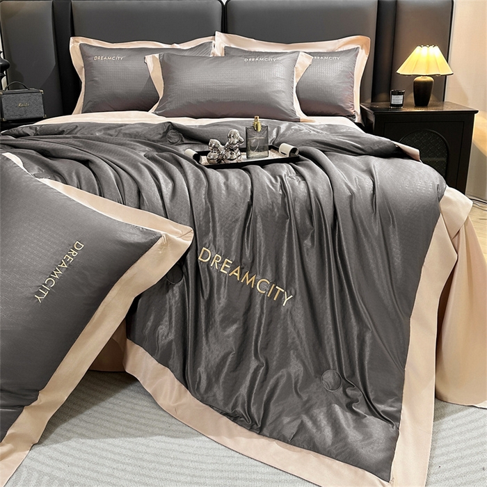 91家纺网 家纺一手货源 找家纺 古吉梦 2024新款水洗真丝提花夏被--迪梦 高级灰+奶茶