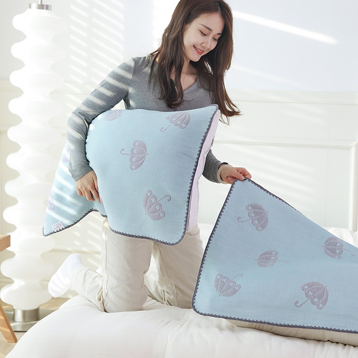 91家纺网 家纺一手货源 找家纺 朴尔毛巾被2024年新品柔绵绵风贝壳针复合工艺六层纱布枕巾 晨雨-蓝枕巾52*78cm