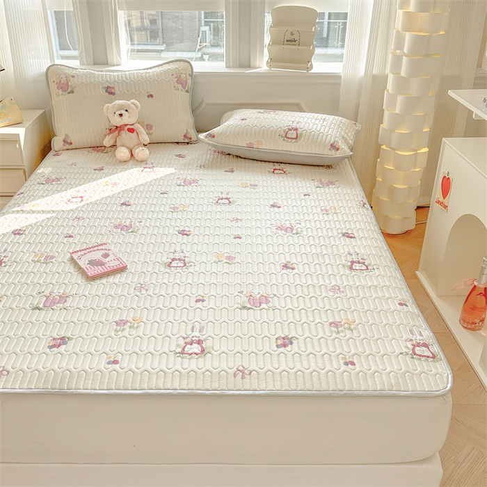 91家纺网 家纺一手货源 找家纺 慕尚家纺 2025新款凉感丝印花乳胶凉席 紫藤小兔