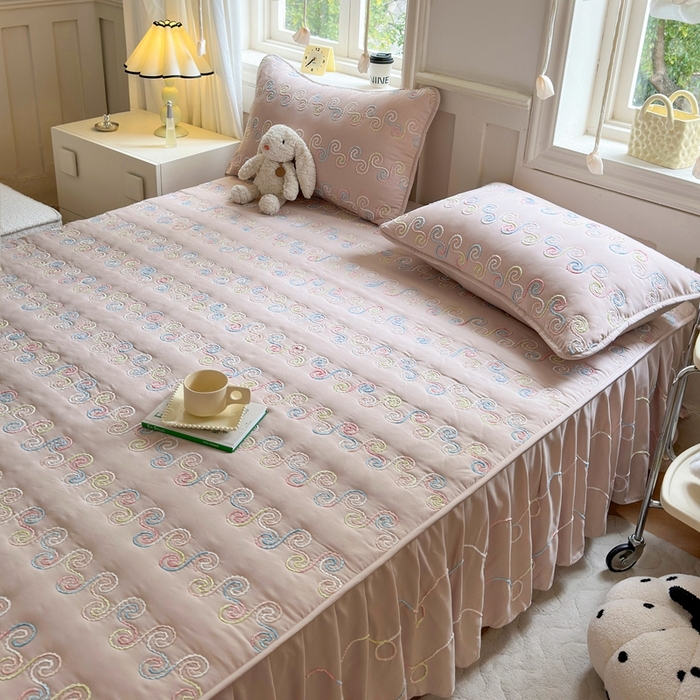 91家纺网 家纺一手货源 找家纺 尊康家纺（原磊科） 2024新款亲肤奶昔棉夹棉床裙-洛可可 洛可可-香槟金