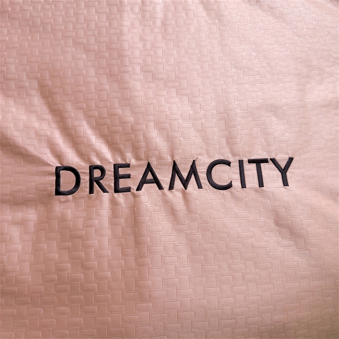 91家纺网 家纺一手货源 找家纺 古吉梦 2024新款水洗真丝提花夏被--迪梦 浅豆沙+山灰