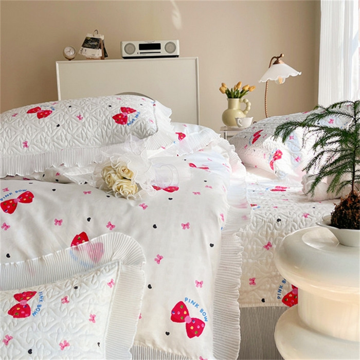 91家纺网 家纺一手货源 找家纺 添越 2024小清新韩版蕾丝花边纯棉夹棉床盖三件套全棉-蝴蝶结