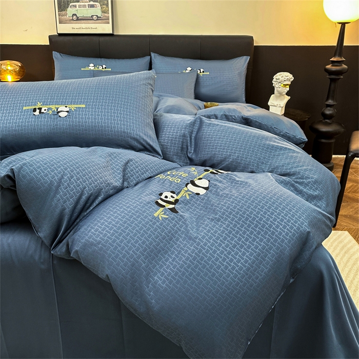 91家纺网 家纺一手货源 找家纺 古吉梦 2024新款水洗真丝提花四件套--熊猫 星空蓝