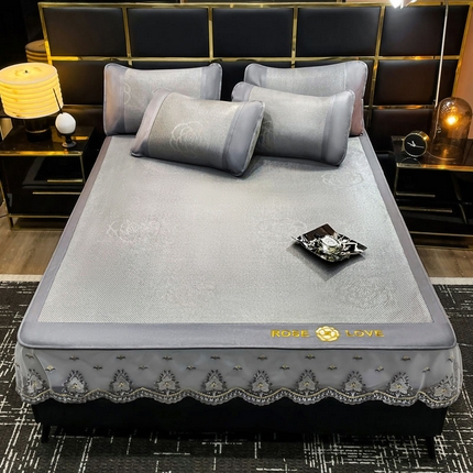 91家纺网 家纺一手货源 找家纺 全季家居2024新款A类纯色加厚加密花边床裙款冰藤席 床笠款-清雅灰