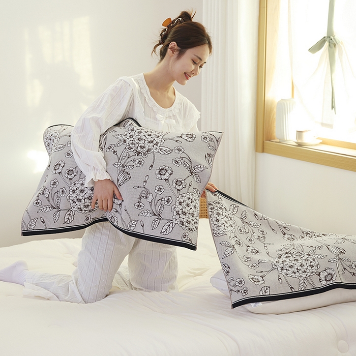 91家纺网 家纺一手货源 找家纺 朴尔毛巾被2024年新品全棉细纱编织纹AB版透气枕巾 香水绣球52*78cm