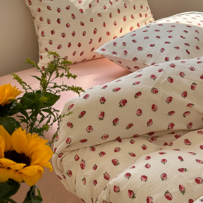 91家纺网 家纺一手货源 找家纺 洋铭区（原狠狠爱）  2024新款皱皱纱四件套 草莓点点