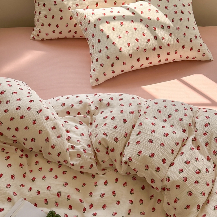 91家纺网 家纺一手货源 找家纺 洋铭区（原狠狠爱）  2024新款皱皱纱四件套 草莓点点