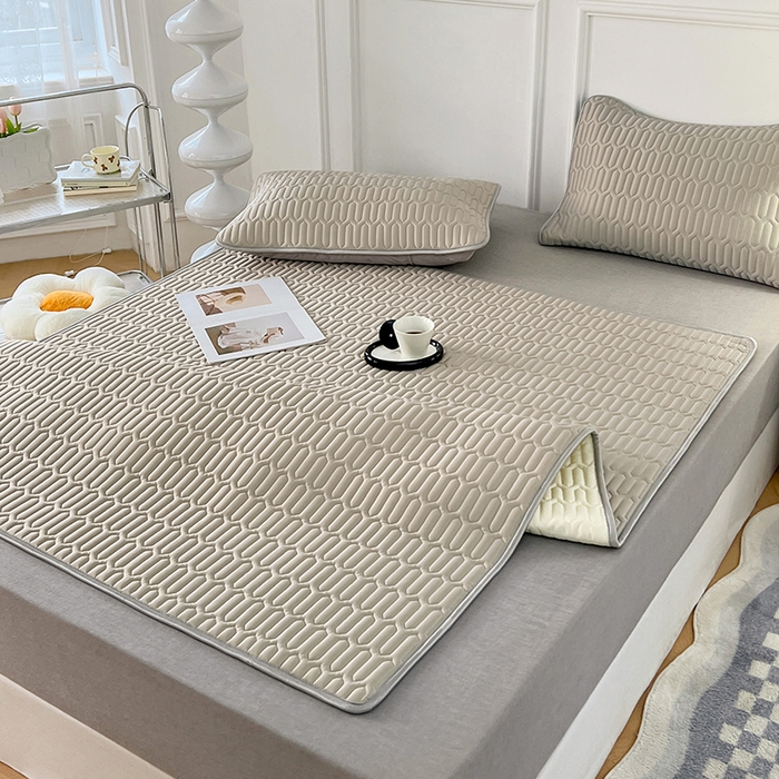 91家纺网 家纺一手货源 找家纺 福来临 2025新款印花凉感丝含胶凉席夏被三件套四件套 含胶凉席-浅紫色