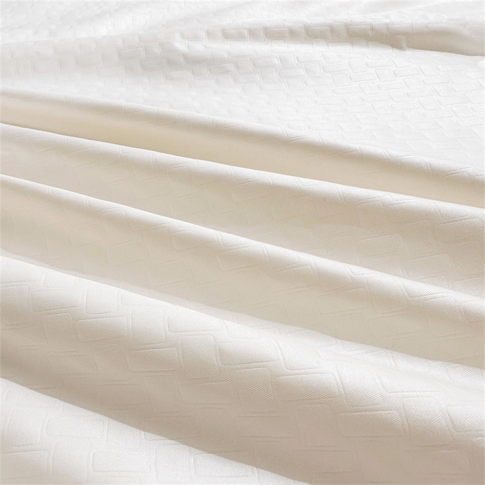 91家纺网 家纺一手货源 找家纺 古吉梦 2024新款水洗真丝提花夏被--迪梦 奶昔白+奶茶