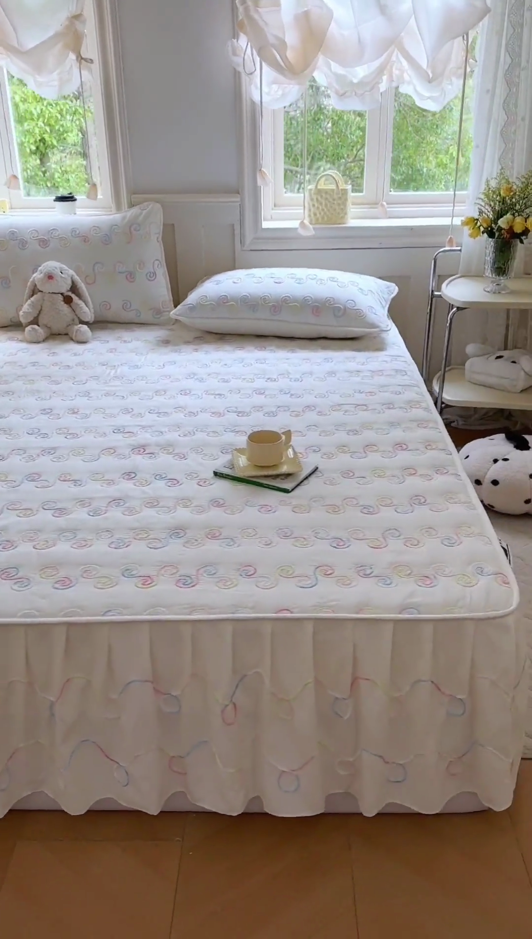 91家纺网 家纺一手货源 找家纺 尊康家纺（原磊科） 2024新款亲肤奶昔棉夹棉床裙-洛可可 洛可可-奶白