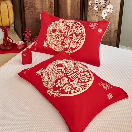 91家纺网 家纺一手货源 找家纺 美宜家 2025新款龙年全棉国潮大红多层纱布枕巾情侣婚庆枕巾52*78一对装 万事如意一对