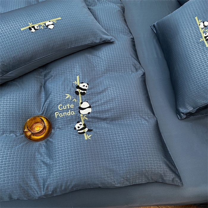 91家纺网 家纺一手货源 找家纺 古吉梦 2024新款水洗真丝提花四件套--熊猫 星空蓝