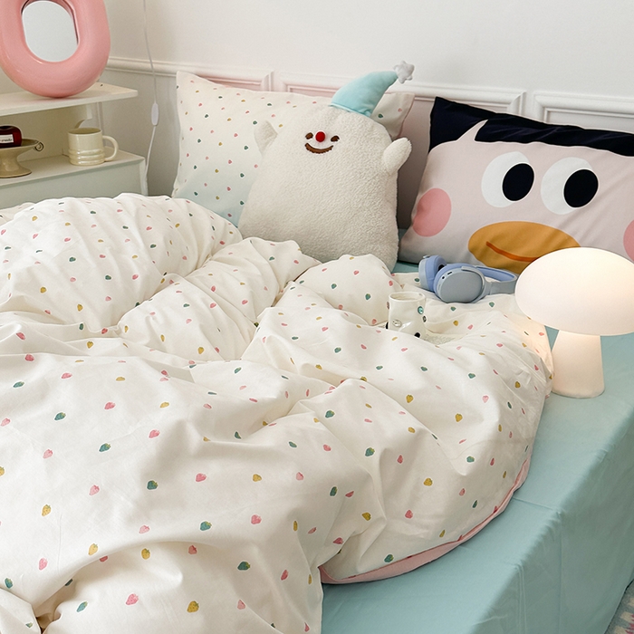 91家纺网 家纺一手货源 找家纺 昔可家纺 2024新款创意枕套全棉波点印花四件套 草莓粉樱