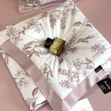 91家纺网 家纺一手货源 找家纺 南通朵美纺织品有限公司 2024新款50支天丝印花单夏被 萌动（粉）