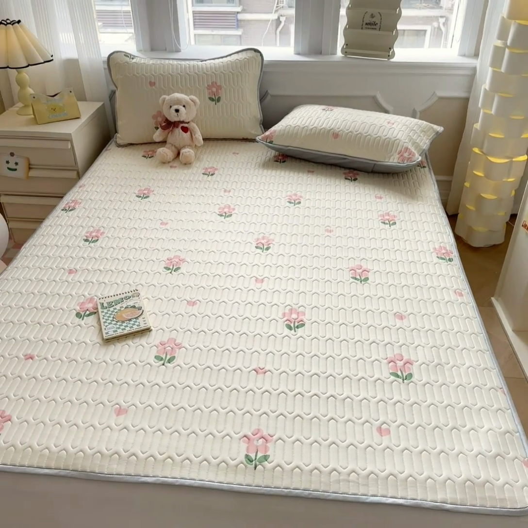 91家纺网 家纺一手货源 找家纺 慕尚家纺 2025新款凉感丝印花乳胶凉席 花儿朵朵