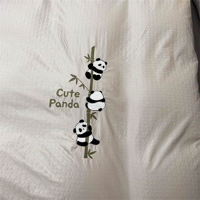 91家纺网 家纺一手货源 找家纺 古吉梦 2024新款水洗真丝提花四件套--熊猫 山灰+中灰