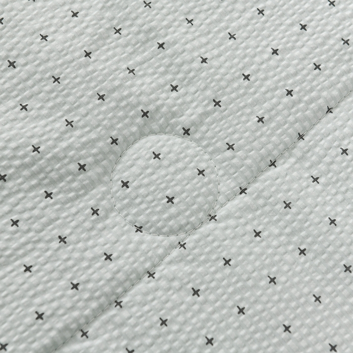 91家纺网 家纺一手货源 找家纺 伊婷人家纺 2024新款泡泡棉印花透气爽肤被 简约蓝