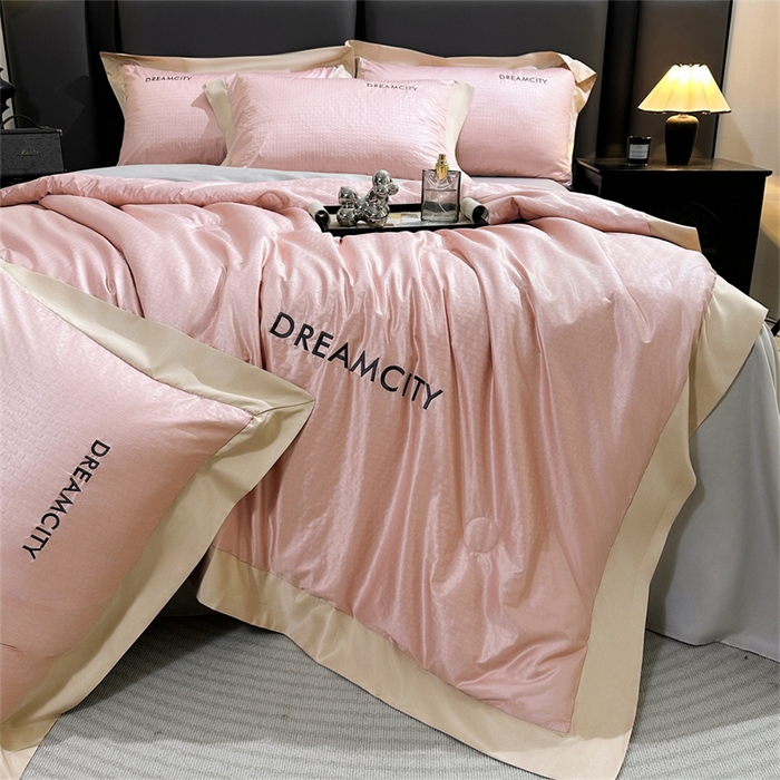 91家纺网 家纺一手货源 找家纺 古吉梦 2024新款水洗真丝提花夏被--迪梦 浅豆沙+山灰