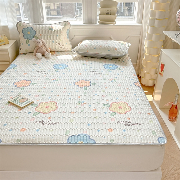 91家纺网 家纺一手货源 找家纺 慕尚家纺 2025新款凉感丝印花乳胶凉席 绿野小花