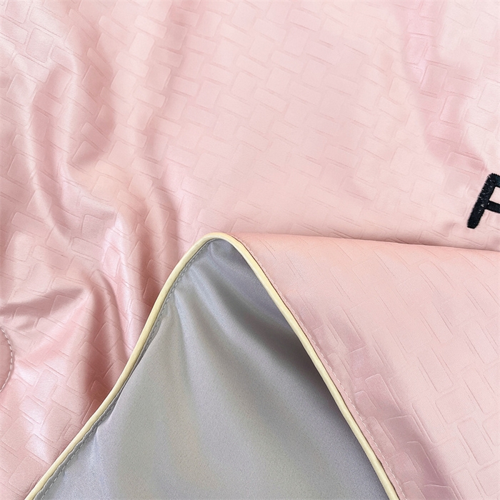 91家纺网 家纺一手货源 找家纺 古吉梦 2024新款水洗真丝提花夏被-熊猫 浅豆沙+山灰