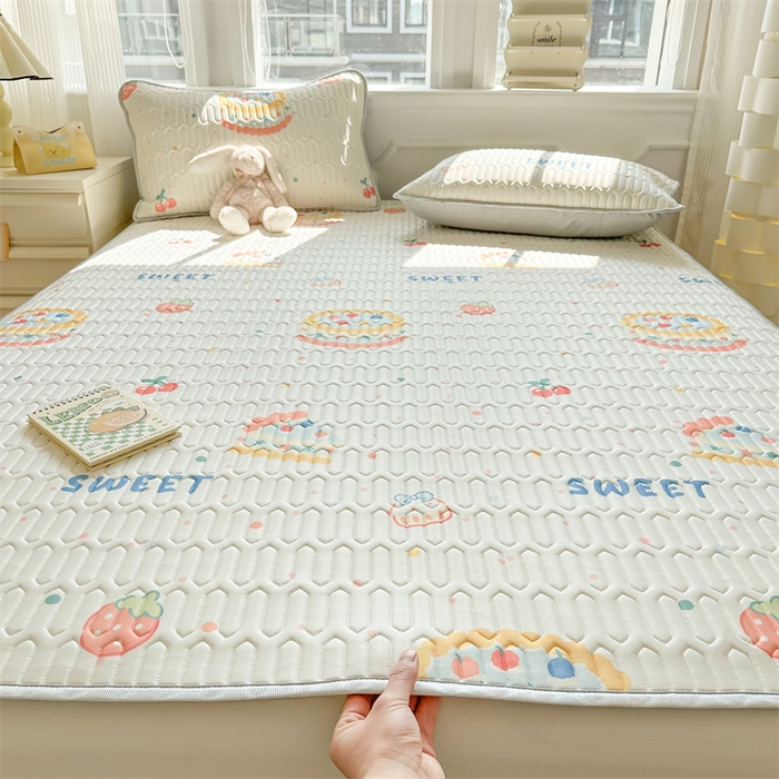 91家纺网 家纺一手货源 找家纺 慕尚家纺 2025新款凉感丝印花乳胶凉席 可口蛋糕