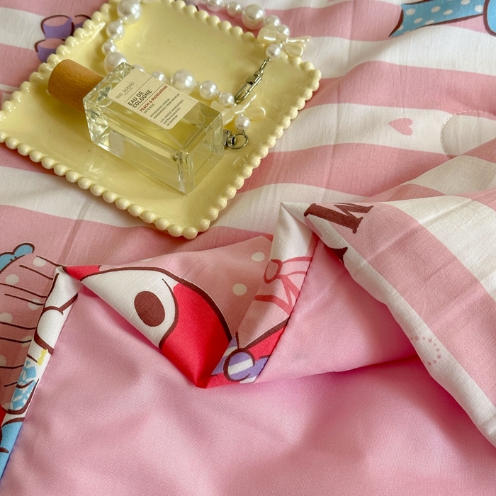 91家纺网 家纺一手货源 找家纺 梵克保罗 2024新款三丽欧卡通印花夏被系列 条纹美乐蒂